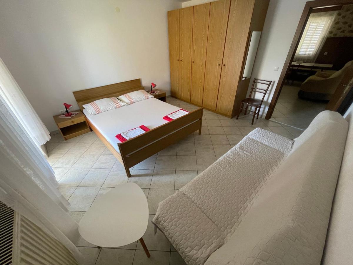 Iva Apartments Novigrad  ภายนอก รูปภาพ